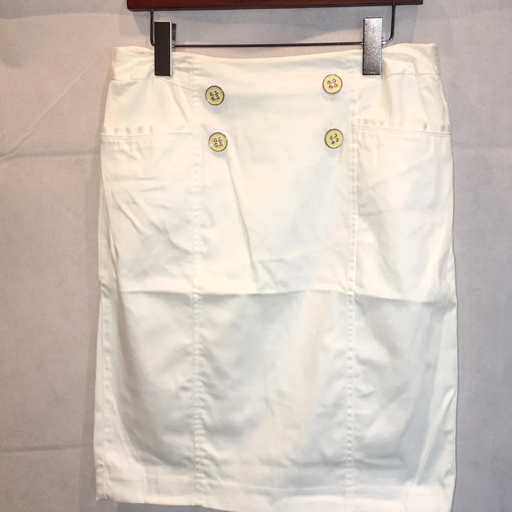 Dressbarn White Pencil Skirt | Buttons Detail | Front Pockets | Size 6